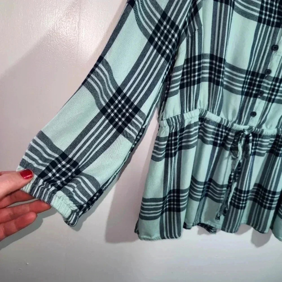 Lane Bryant Peplum Top Plaid Aqua & Black Soft Button Detail - Picture 4 of 10